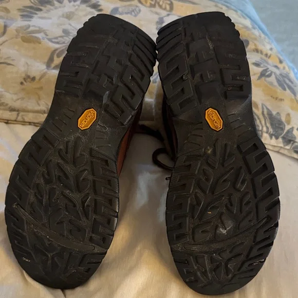 UGG Chestnut and Black Lace-Up Boots - Picture 5 of 11